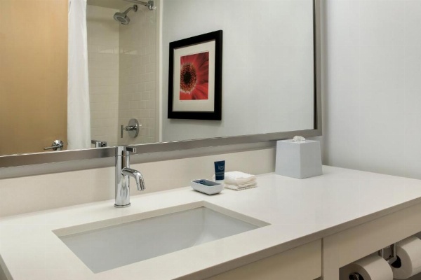 The Crossroads Hotel - Newburgh image 13