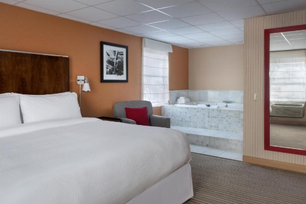 The Crossroads Hotel - Newburgh image 7