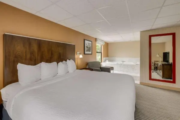 The Crossroads Hotel - Newburgh 9